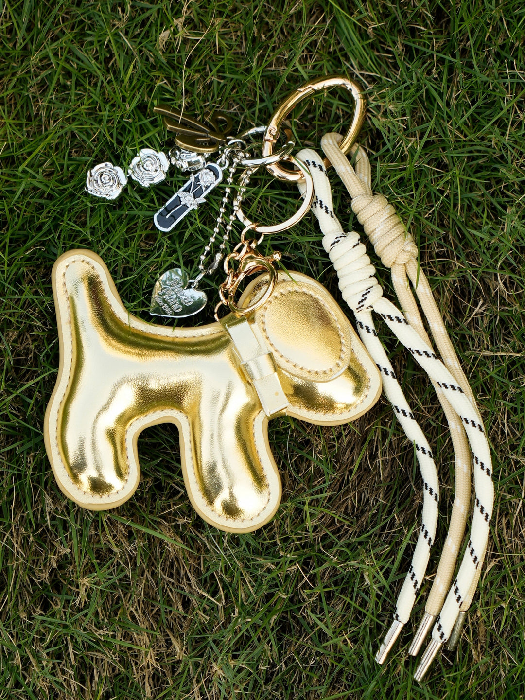 Chic Dog Bag Charm – Cute & Stylish Accessory