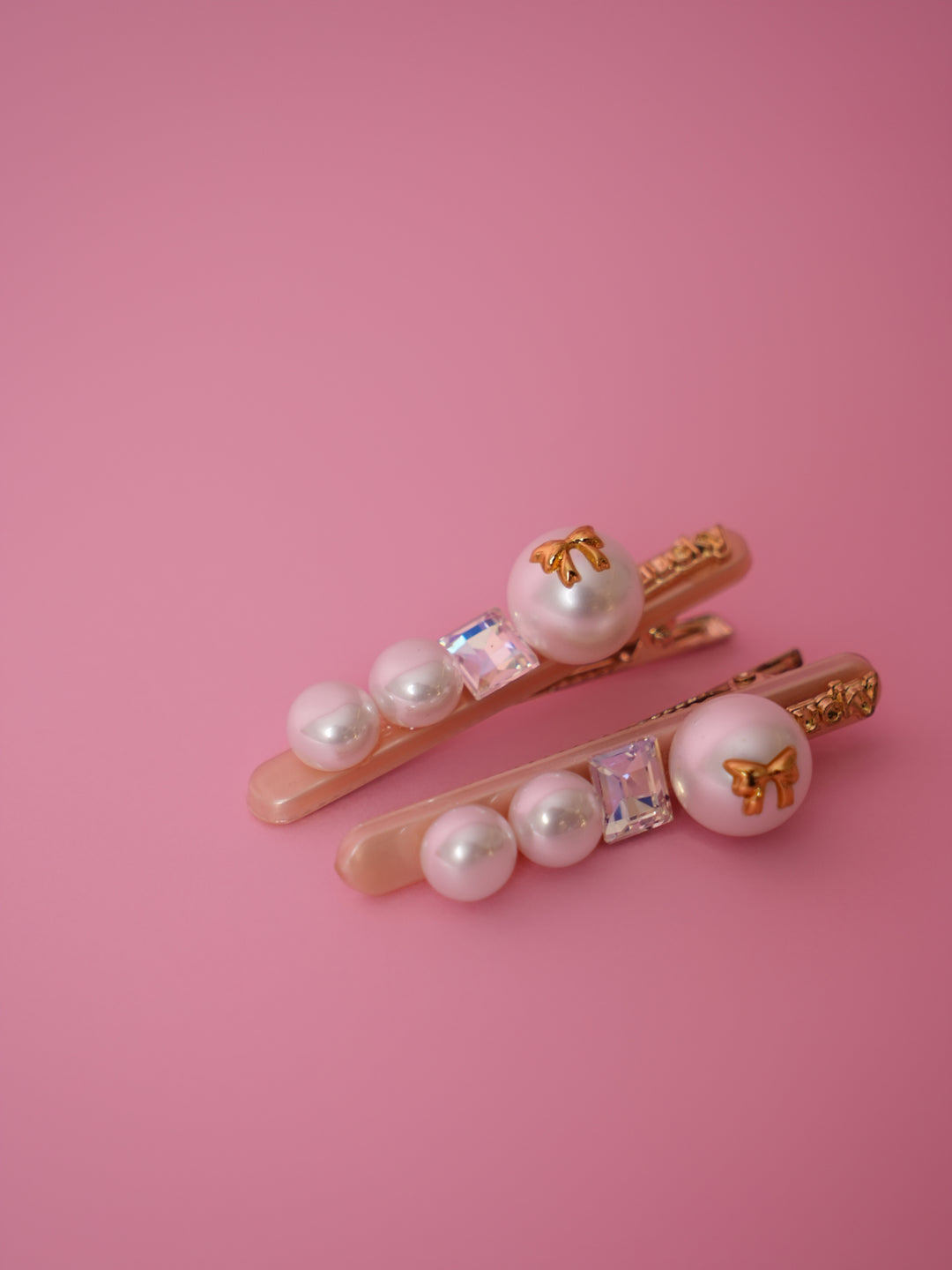 Elegant Pearl & Crystal Hair Clip Set – Pack of 2
