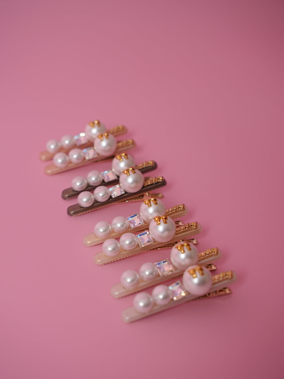 Elegant Pearl & Crystal Hair Clip Set – Pack of 2