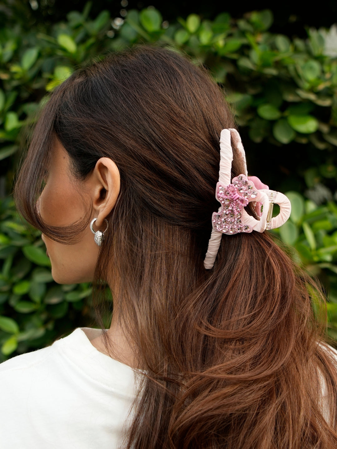 Pink crystal dog hair claw with sparkling pink crystals