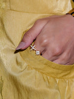 Load image into Gallery viewer, Star Crystal Ring
